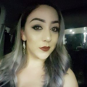 Meet your Posher, Adela